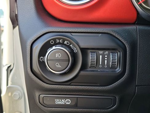 Certified 2020 Jeep Gladiator Rubicon image 10