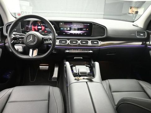 Used 2026 Mercedes-Benz GLS 450 4MATIC image 9