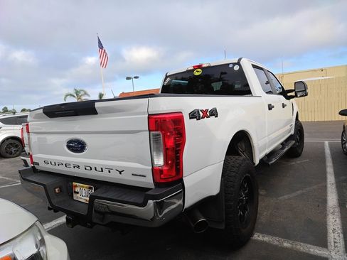Used 2017 Ford F250 XL w/ STX Appearance Package AWD/4WD image 3