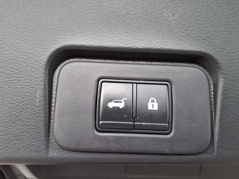 Used 2021 Nissan Rogue SL image 12