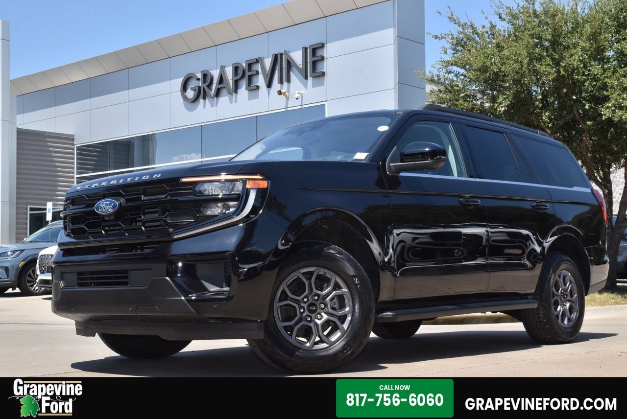Used 2025 Ford Expedition Active RWD image 1