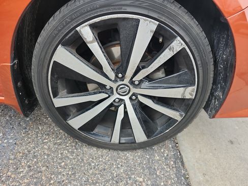 Used 2020 Nissan Altima 2.5 SR FWD image 9