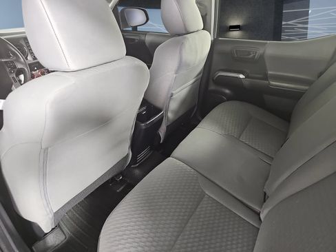 Used 2021 Toyota Tacoma SR5 AWD/4WD image 11