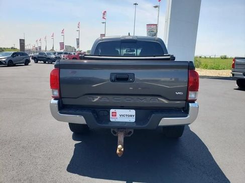 Used 2017 Toyota Tacoma TRD Off-Road w/ Tow Package (A/T) AWD/4WD image 6