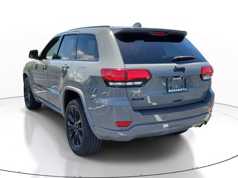 Used 2021 Jeep Grand Cherokee Laredo X AWD/4WD image 4