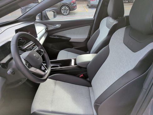 Used 2023 Volkswagen ID.4 Pro image 17