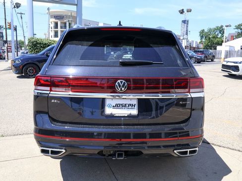 Used 2026 Volkswagen Atlas SEL Premium R-Line AWD/4WD image 4
