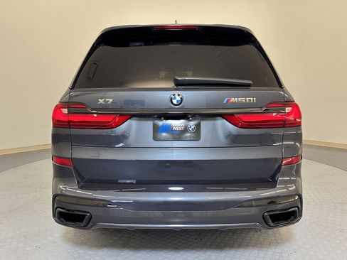 Used 2021 BMW X7 M50i w/ Dynamic Handling Package image 10