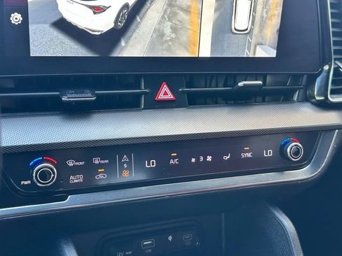 Used 2023 Kia Sportage SX image 17