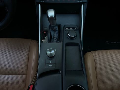 Used 2016 Lexus IS 200t image 15