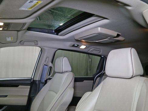 Certified 2023 Honda Odyssey Elite image 3