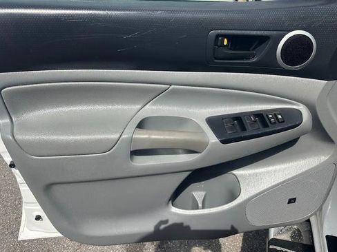 Used 2013 Toyota Tacoma Double Cab V6 Auto 4WD image 10