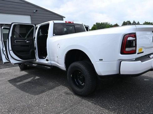 Used 2024 RAM 3500 Big Horn w/ Night Edition AWD/4WD image 23