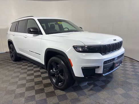 Certified 2025 Jeep Grand Cherokee L Limited w/ Black Appearance Package AWD/4WD image 1