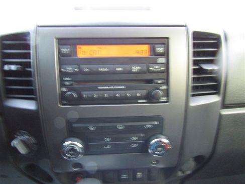 Used 2012 Nissan Titan SV w/ SV Value Truck Pkg image 28