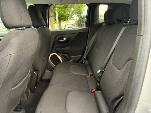 Used 2017 Jeep Renegade Latitude w/ Cold Weather Group AWD/4WD image 17
