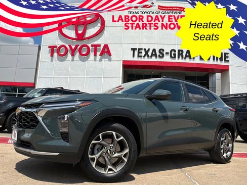 Used 2025 Chevrolet Trax LT w/ LT Convenience Package FWD image 1