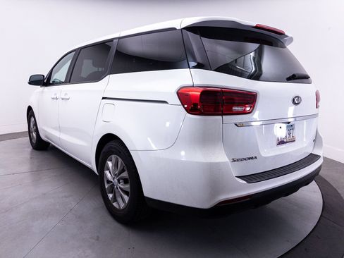Used 2019 Kia Sedona LX FWD image 11