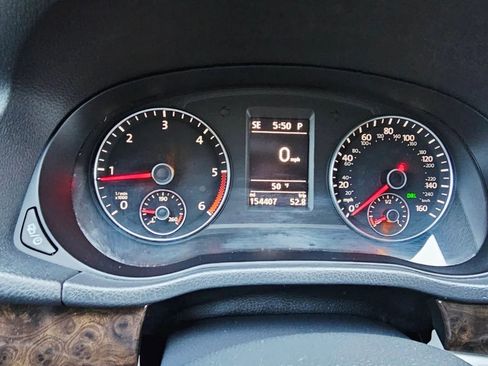 Used 2015 Volkswagen Passat TDI SEL Premium image 14