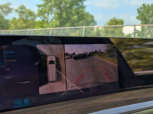 New 2026 Cadillac Escalade ESV Luxury w/ Touring Package AWD/4WD image 12