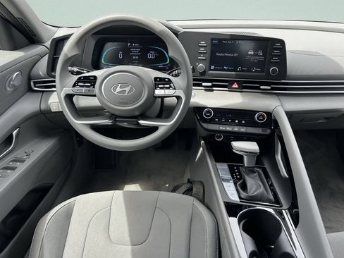 New 2026 Hyundai Elantra Hybrid FWD image 18