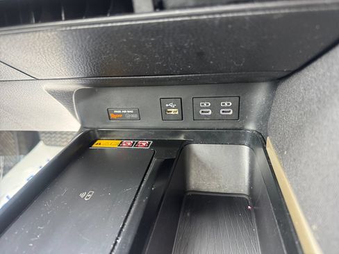 Used 2025 Toyota Camry LE FWD image 20