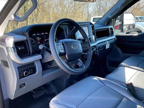 Certified 2023 Ford F250 XL AWD/4WD image 13