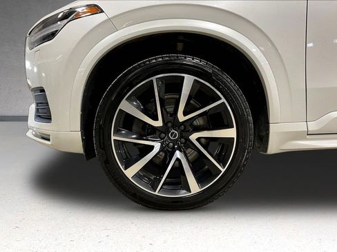 Certified 2022 Volvo XC90 T6 Momentum w/ Advanced Package AWD/4WD image 33