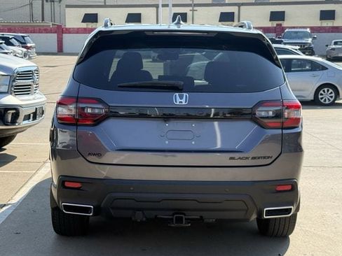Used 2025 Honda Pilot Black Edition image 5