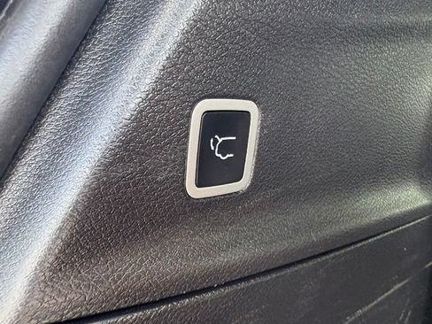Used 2025 Chrysler Pacifica Select FWD image 35