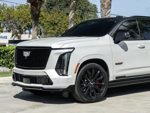 Used 2025 Cadillac Escalade V w/ LPO, Floor Liner Package image 2