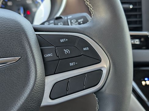 Used 2024 Chrysler Voyager LX FWD image 23