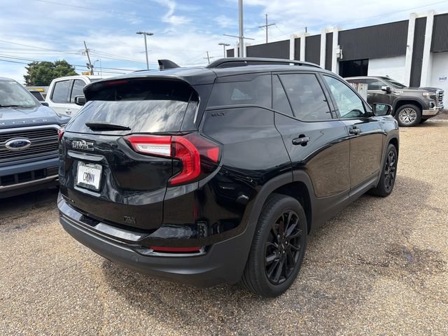 Used 2024 GMC Terrain SLT w/ Elevation Edition FWD image 6