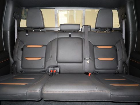 Used 2024 GMC Sierra 1500 AT4 w/ Technology Package AWD/4WD image 34