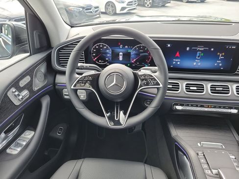 New 2026 Mercedes-Benz GLS 450 4MATIC image 16