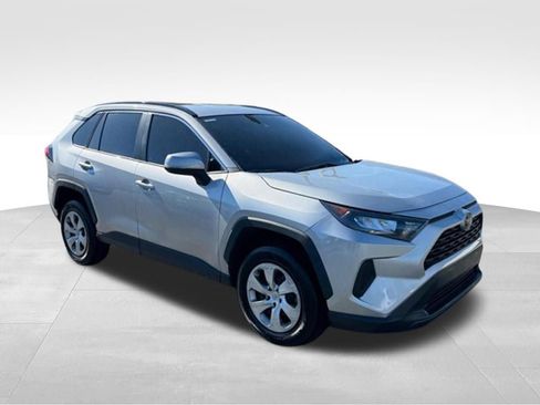 Used 2021 Toyota RAV4 LE AWD/4WD image 9