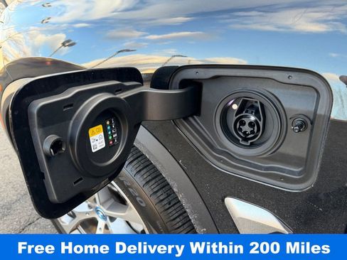 Used 2025 BMW X5 xDrive50e image 16