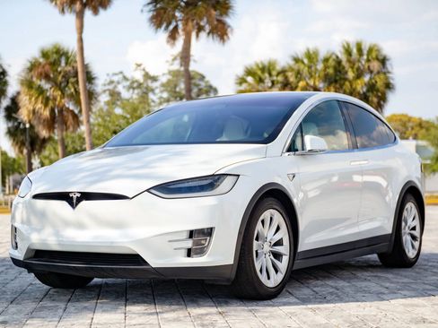 Used 2018 Tesla Model X 100D image 7