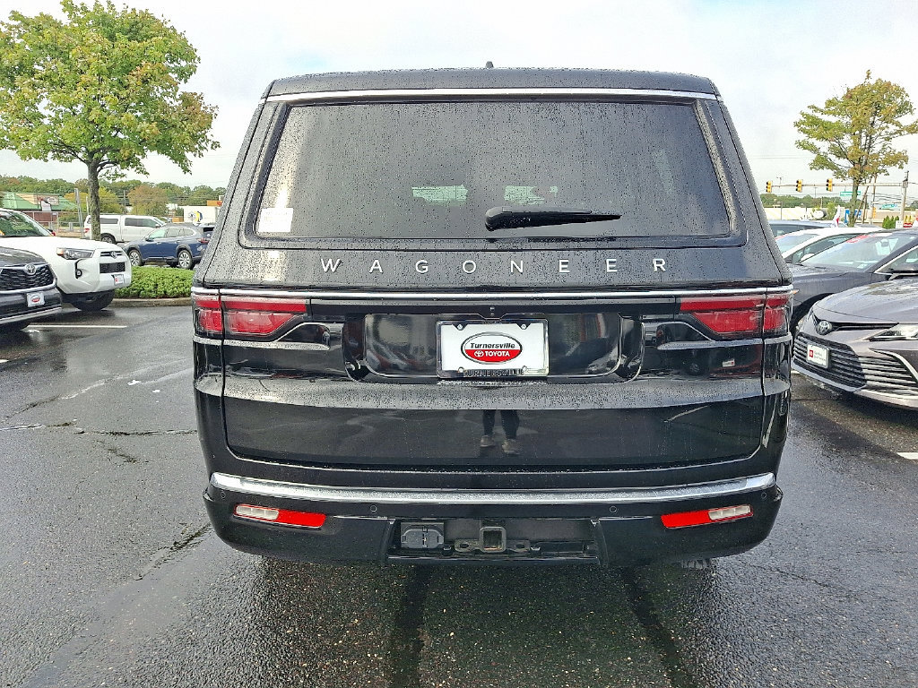 Used 2025 Jeep Wagoneer Series II w/ 8-Passenger Seating Package AWD/4WD image 5