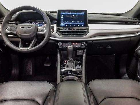 Certified 2025 Jeep Compass Limited AWD/4WD image 31