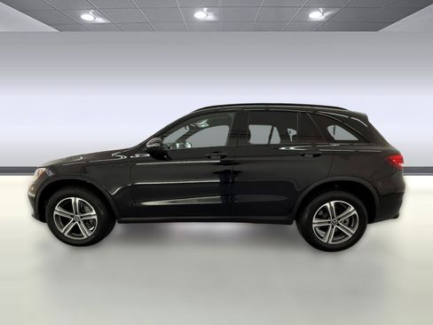 Used 2018 Mercedes-Benz GLC 300 4MATIC image 2