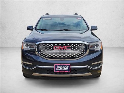 Used 2019 GMC Acadia Denali w/ Technology Package FWD image 2