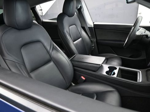 Used 2021 Tesla Model Y Long Range image 45