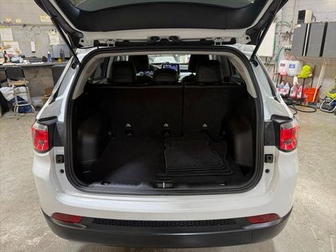 Certified 2022 Jeep Compass Latitude AWD/4WD image 24