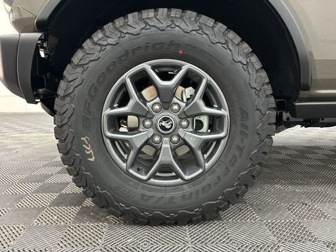 New 2025 Ford Bronco Badlands image 14