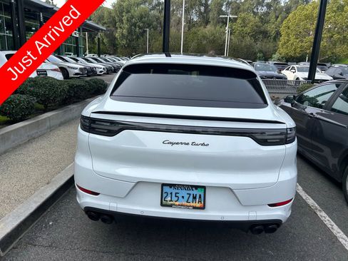 Used 2023 Porsche Cayenne Turbo image 4