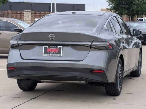 New 2026 Nissan Sentra SV FWD image 4