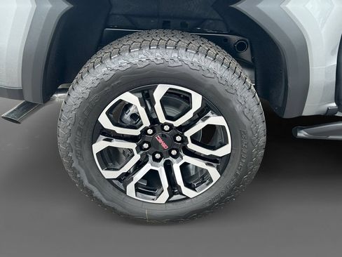 New 2026 GMC Canyon AT4 w/ Nightfall Edition AWD/4WD image 14