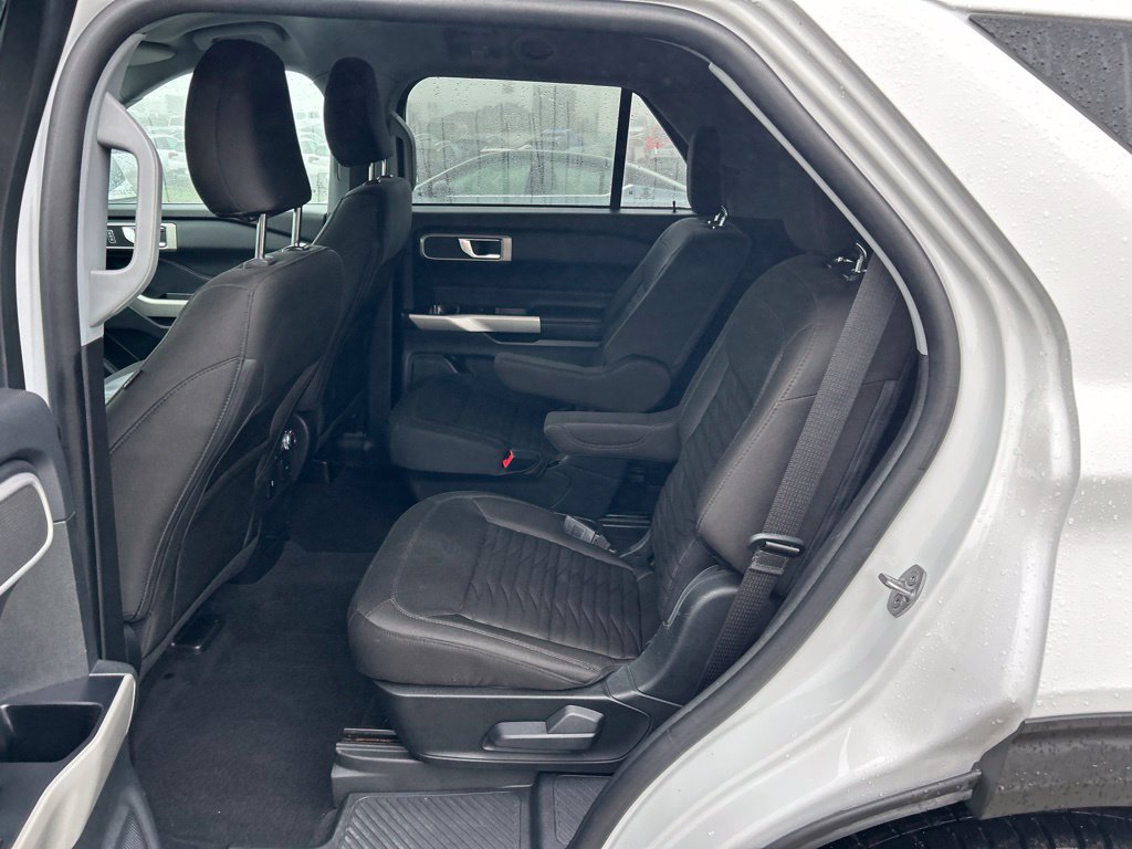 Used 2021 Ford Explorer XLT AWD/4WD image 9