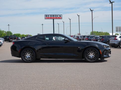 Used 2017 Chevrolet Camaro LT RWD image 2